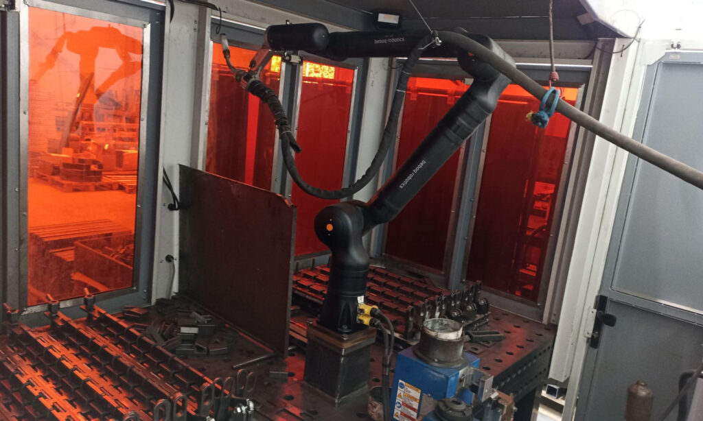 Spawanie z robotami współpracującymi może być łatwe i bezpieczne jeśli jest przygotowane odpowiednio.